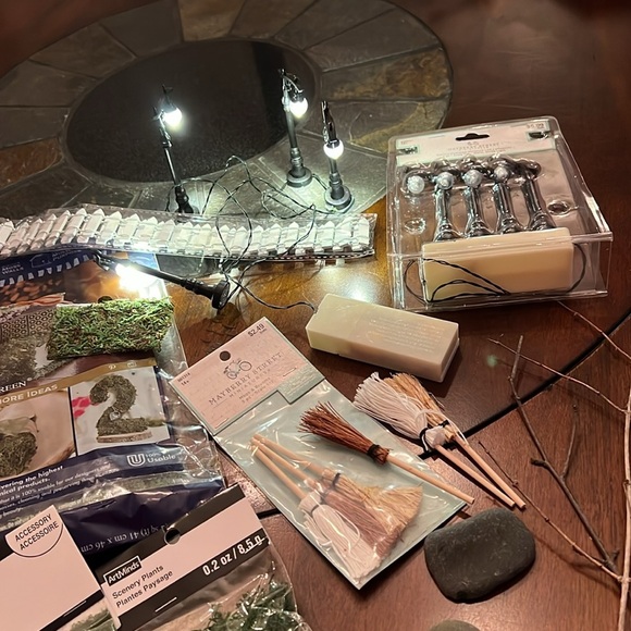 Village craft lot Gnome/fairy/christmas/ fall - Picture 5 of 7